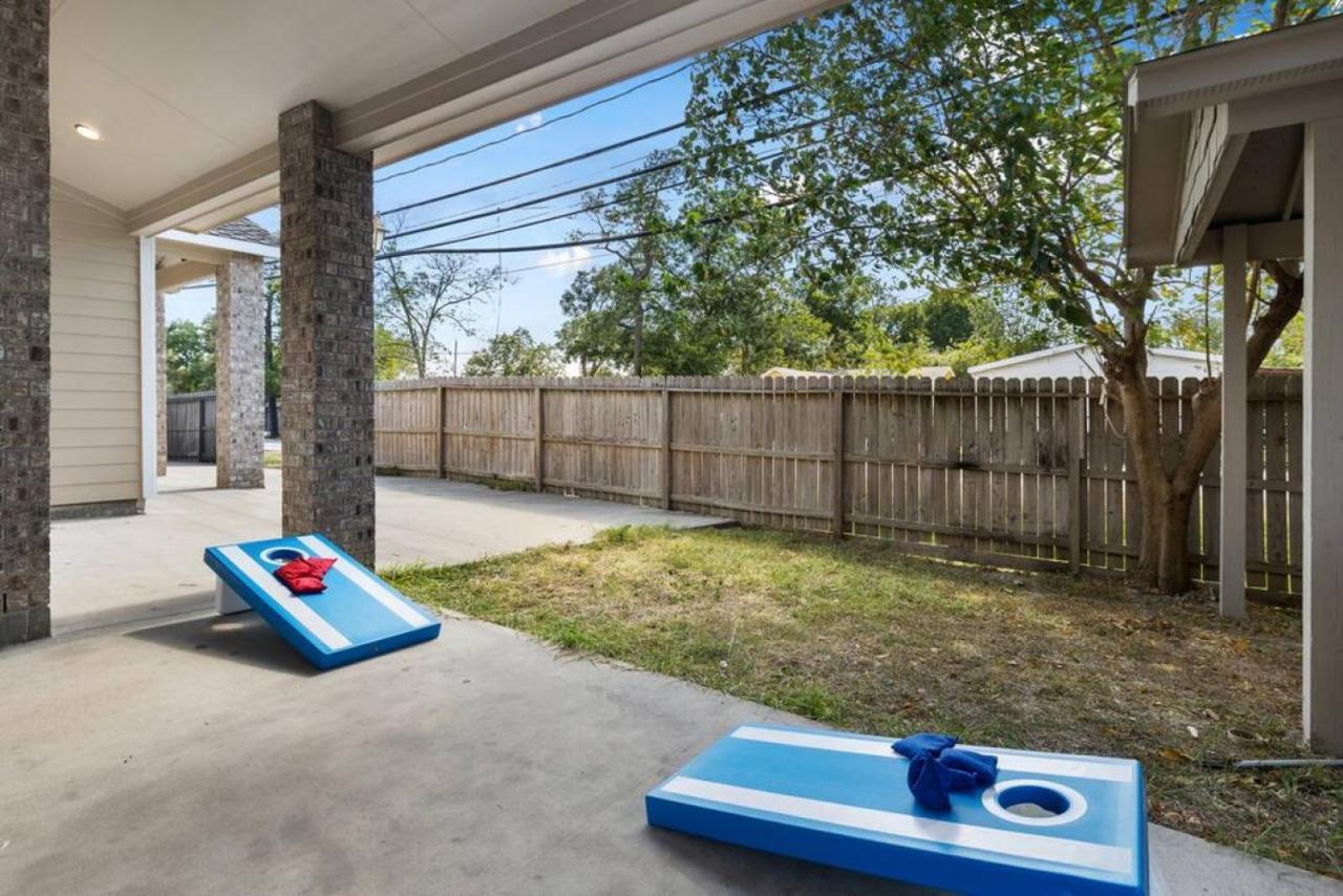 Stylish 3 Bedroom With Tons Of Games And 85 Inch Tv Houston Exterior photo